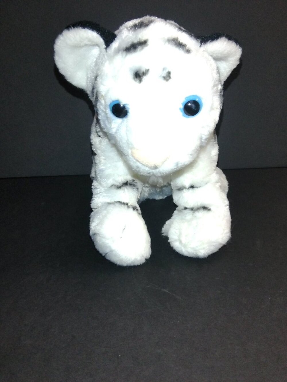 Wild Republic Baby White Tiger Cuddlekins Plush Animal 10"H x 12"L #10917 w/ Tag